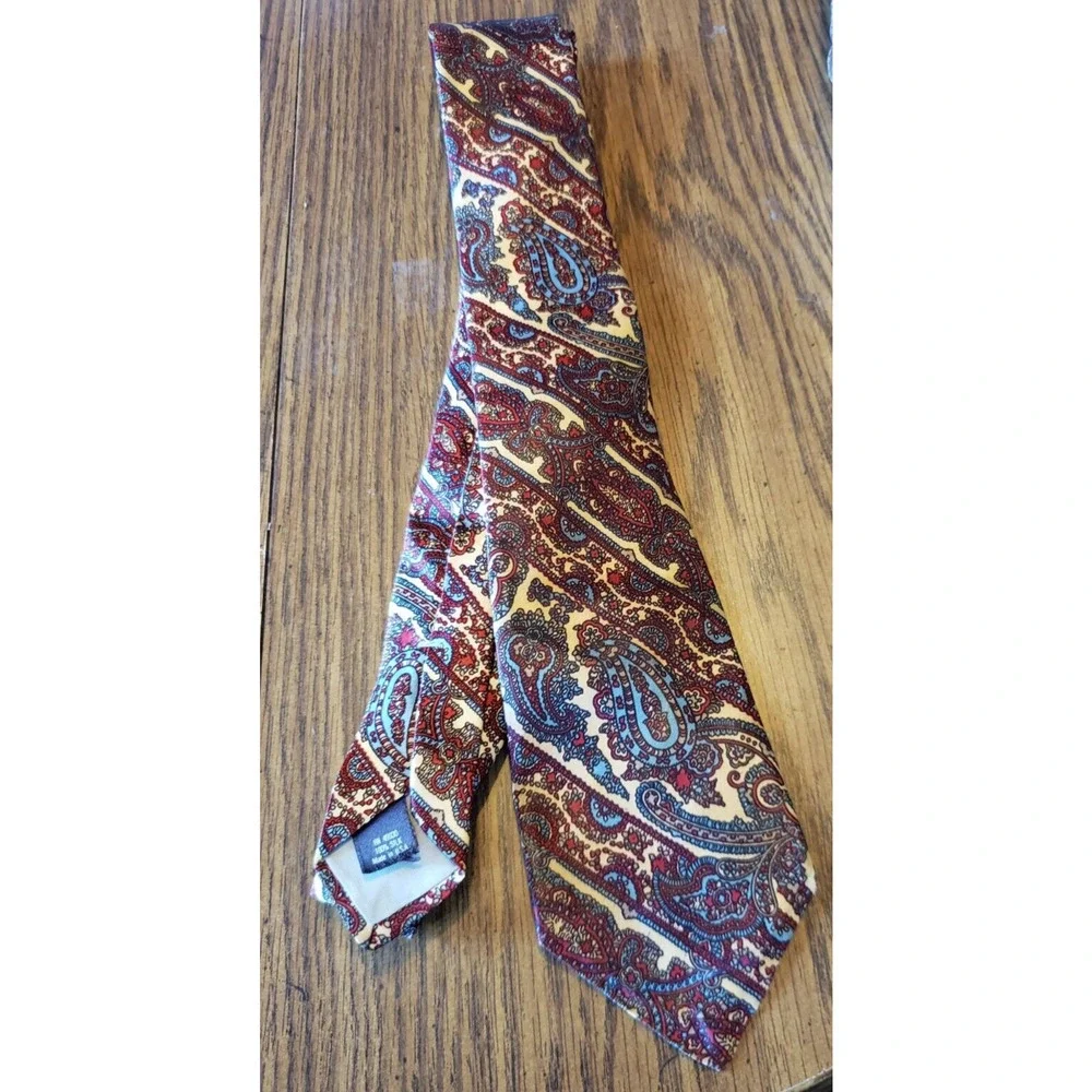 Red Silk 2.5 Inch Paisley Geometric Vintage Necktie Tie